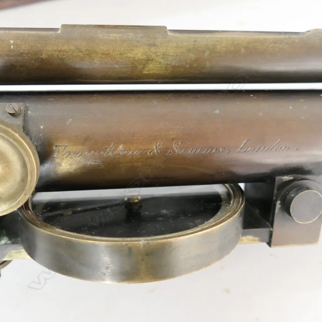 TROUGHTON & SIMMS, LONDON BRASS TRANSIT LEVEL (MISSING ENDCAP) IN BOX, WITH TRIPOD Image 1++